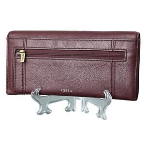 Women's Maroon/Burgondy Leather Fossil Wallet - 7.5L x 3.5W x 1D